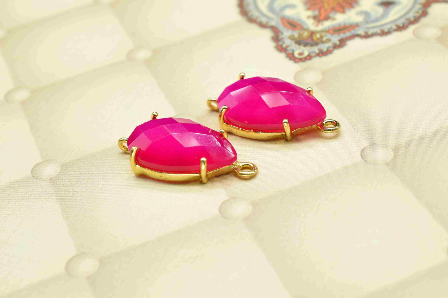 Hot Pink chalcedony Bezel Connectors,Prong Set Bezel,Handmade Gemstone Bezel,Hot Pink Quartz jewelry making charm,Fuchsia Pink Chalcedony
