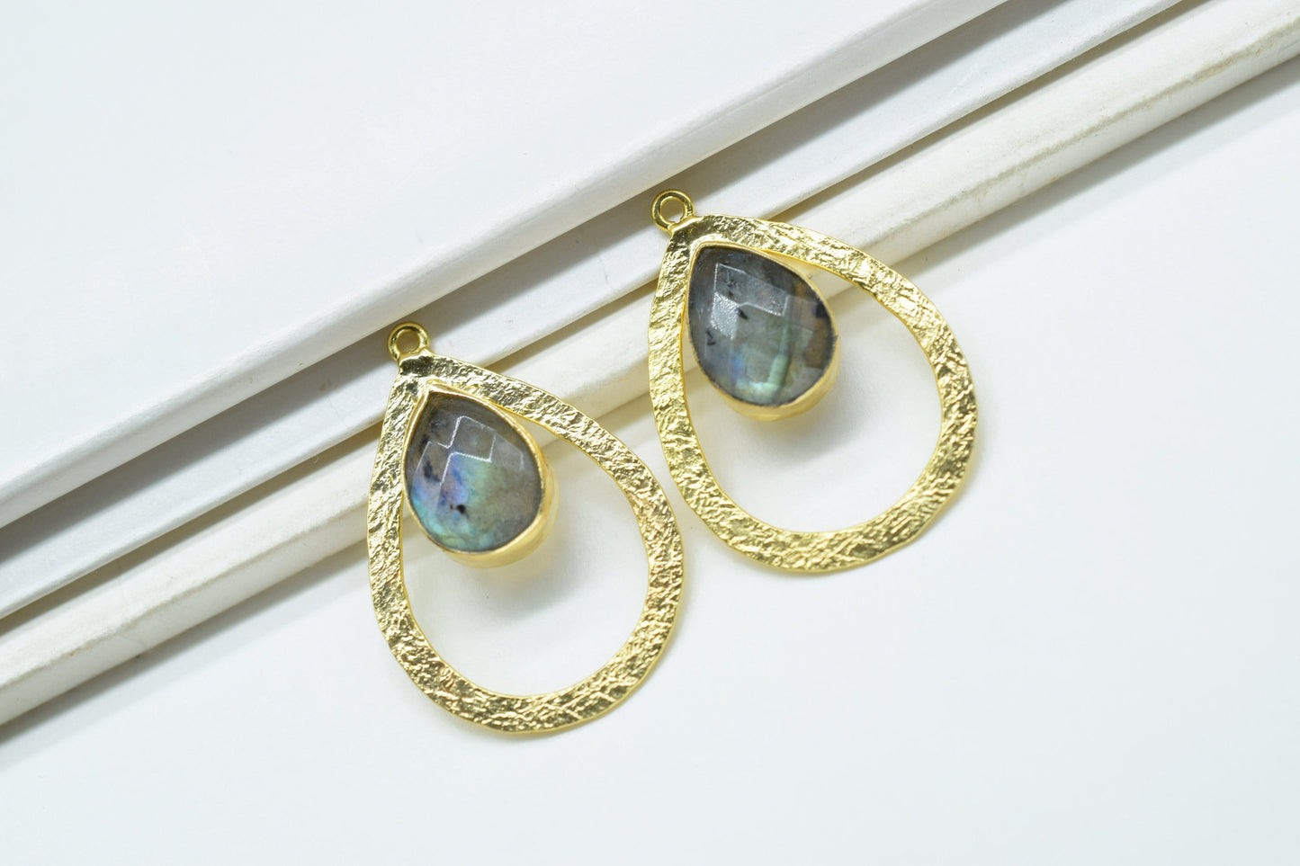 Labradorite Gemstone Pendant/Pear Shape Pendant/Bezel Pendant/Jewelry making Stone/Gold Plated Jewelry/Connector Jewelry/Handmade/Gift