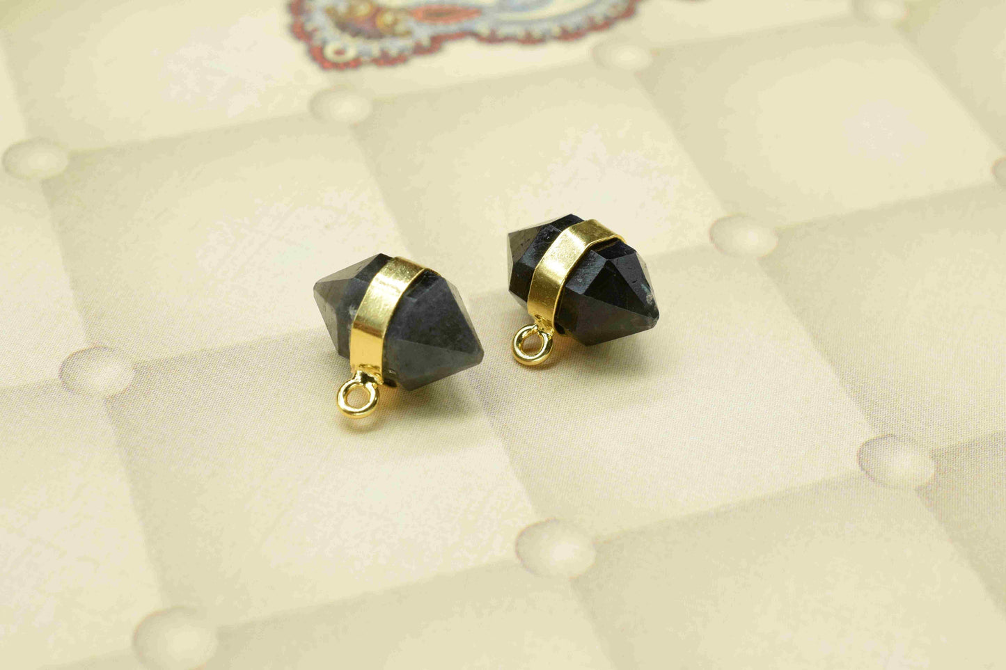 Labradorite 8x14mm Point Pendant,Labradorite Bullet Pendant Jewelry,Labradorite Gemstone Single Bail Pendant with Electroplated Gold Band