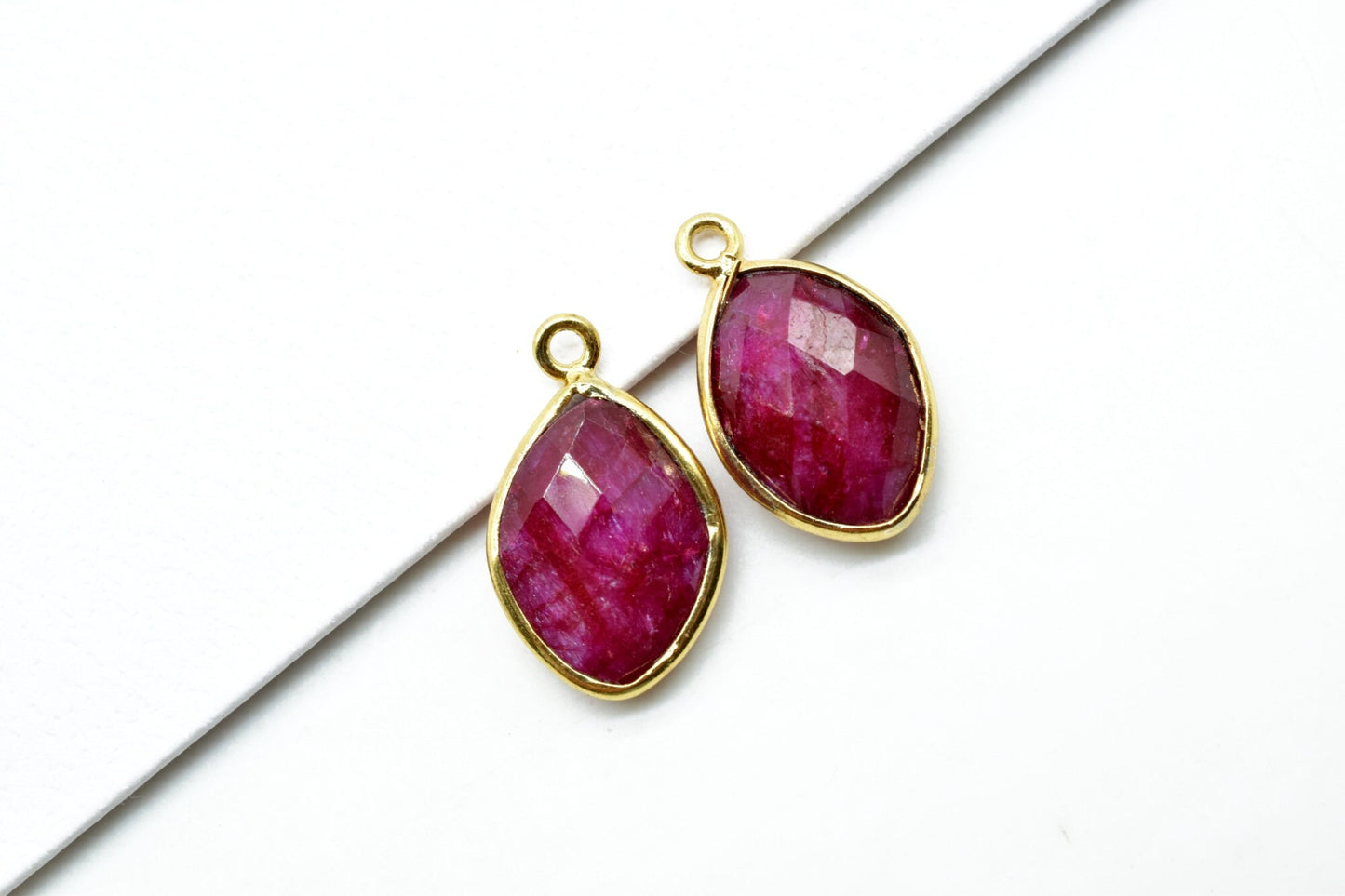 Ruby 10x13mm eye shape single bail charms,Ruby Eye Shape Gold Plated bezel,Gold Vermeil Bezel, jewelry making charm,Ruby bezels,Ruby pendant