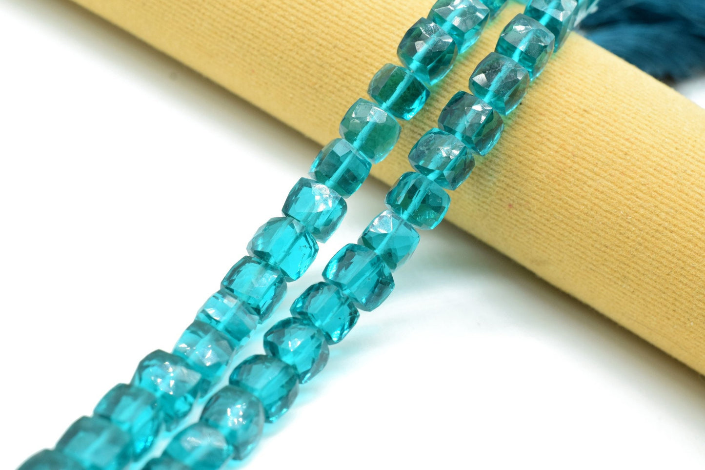 Neon Apatite Faceted Square Dice Cube,10mm Faceted Cube Beads,Neon Apatite Square Dice Beads,square Dice nugget,jewelry making beads,3D Box