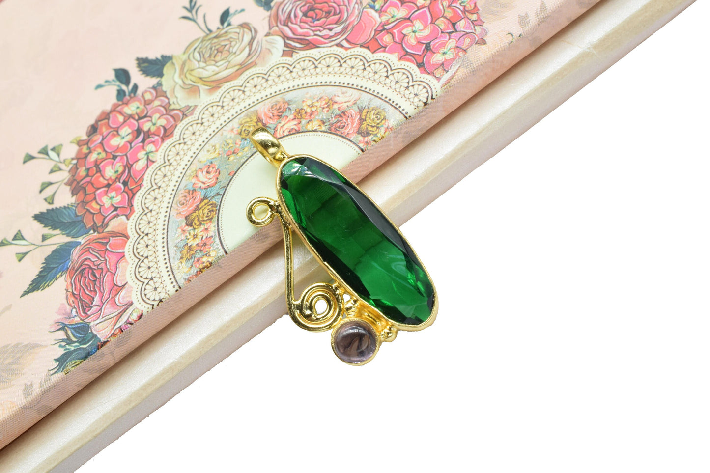 Emerald Quartz Pendant Charm,Brass Pendant,Handmade Craft,Women Pendant Jewelry,Gemstone Oval Shape Pendant,Statement Pendant,Loop Pendant