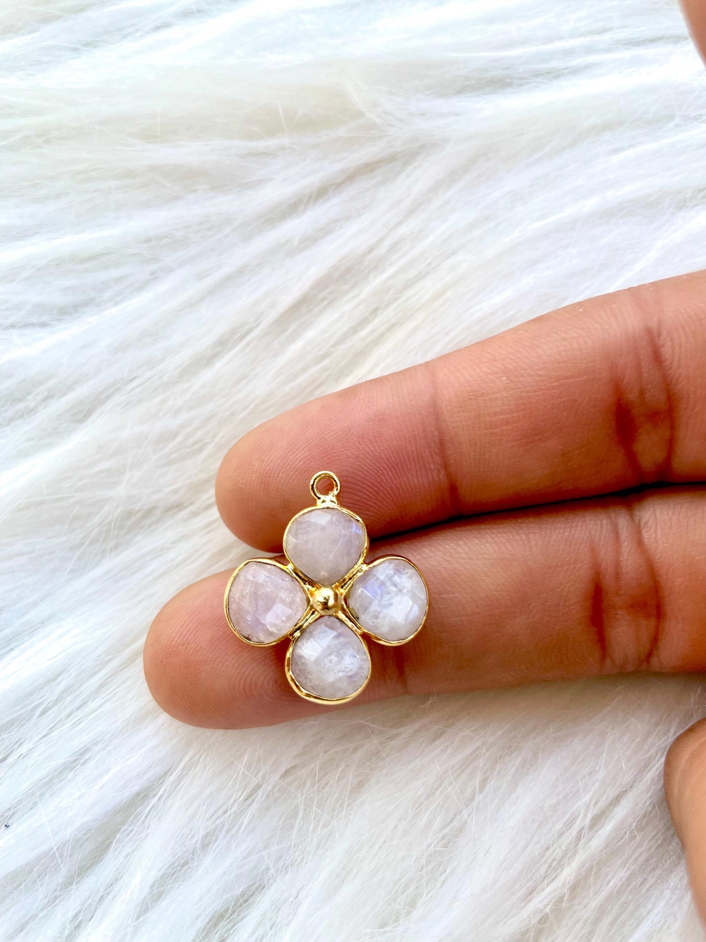 Moonstone Heart Shape Pendant,Natural Gemstone jewelry,Moonstone Heart Shape Bezel Charms,Moonstone Bracelet Charm,Jewelry Making SupplyP123