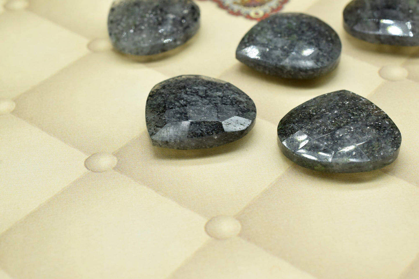 Black Sunstone 20mm Faceted Heart Shape Briolette,Black Sunstone Faceted Briolette,Gemstone Briolette,Sunstone Heart Shape Briolette Jewelry