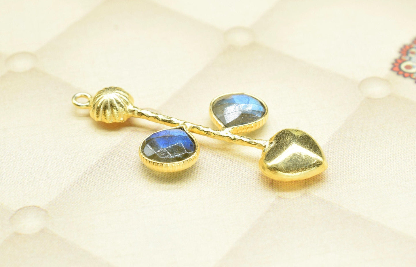 Flashy Labradorite Pendant/Gemstone Component/Faceted Cut Labradorite /Single Bail Charm/Necklace Pendant/Heart Shape Charm/Wholesale Supply