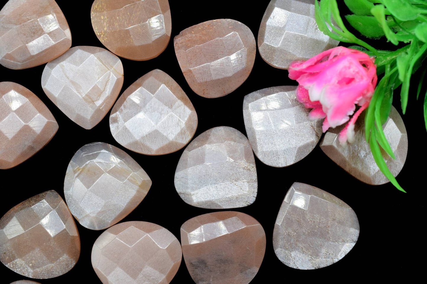 Peach Moonstone 20mm Faceted Heart Shape Briolettes,Moonstone Briolettes,Peach Moonstone Heart Shape Briolettes,Jewelry,Peach Moonstone bead