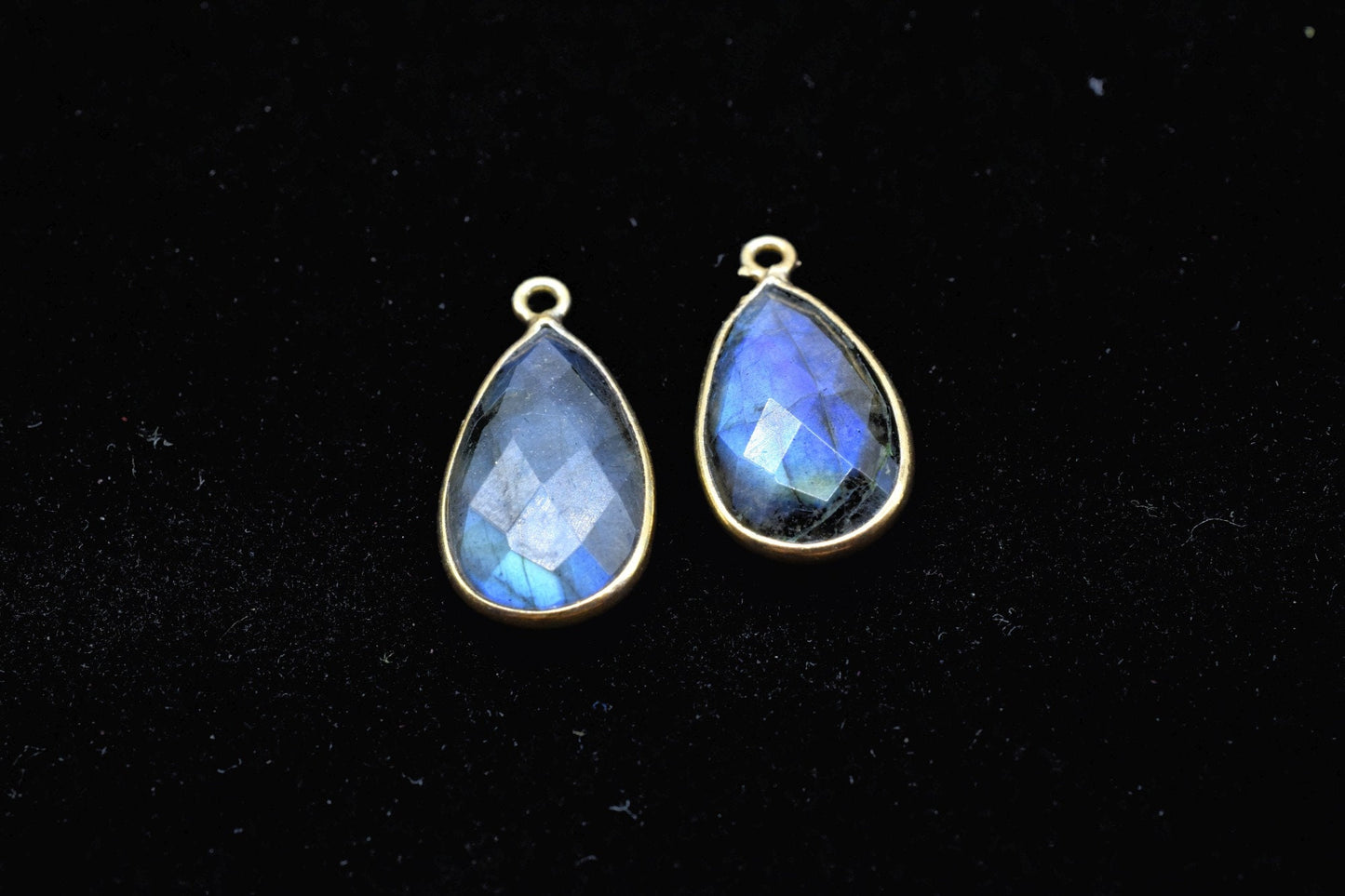 Labradorite 10x18mm Pear shape charm,Labradorite fancy pendant,Labradorite Gold Plated bezel,jewelry making charms craft,December Birthstone