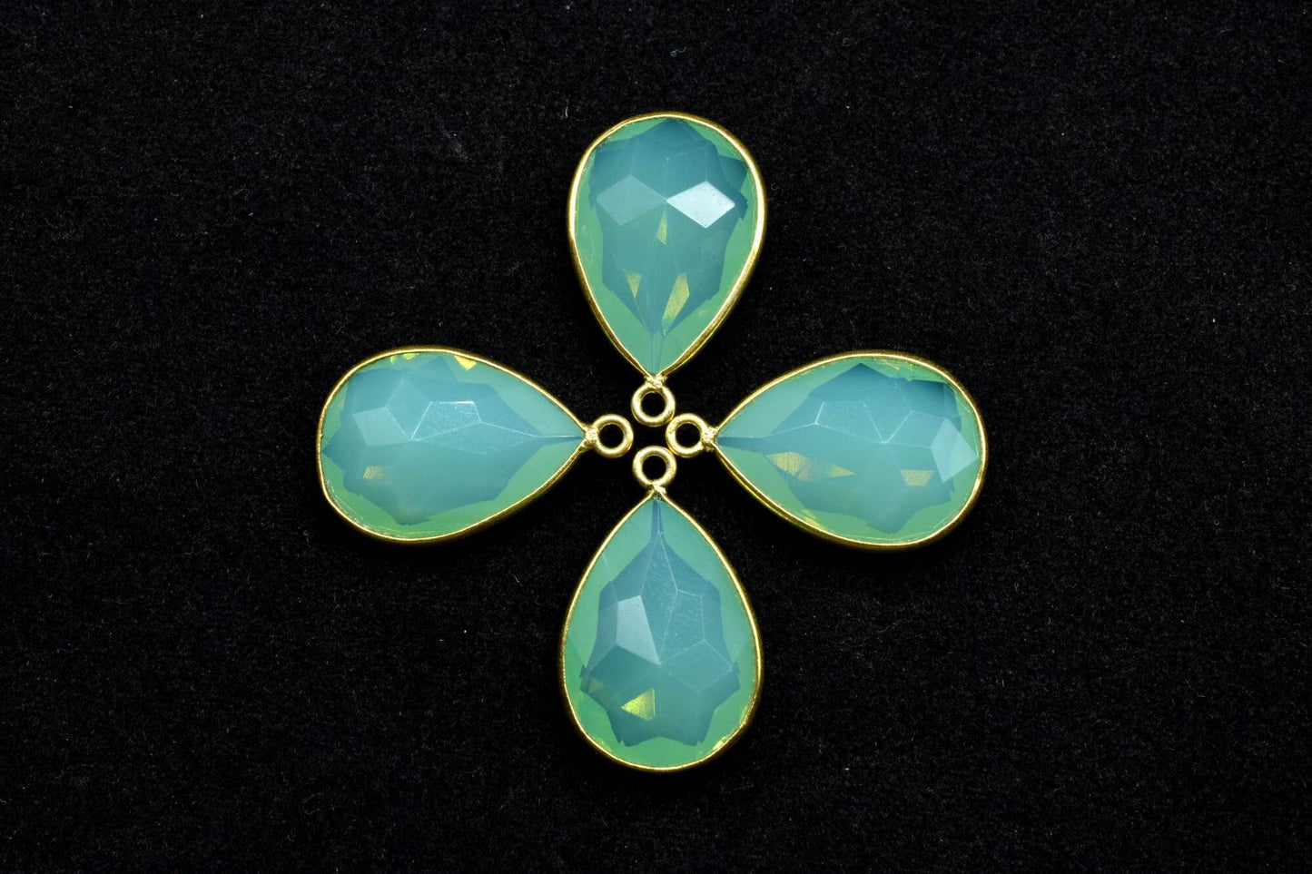 Chrysoprase 13x18mm Pear Shape single bail charm,Chrysoprase Teardrop Gold Plated bezel,Gold Bezel,jewelry making charm,Chrysoprase bezel,