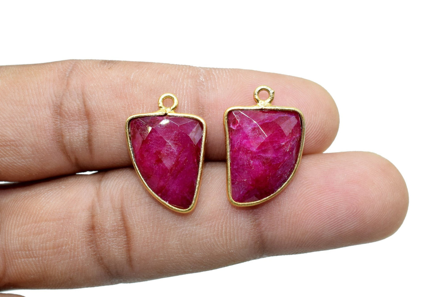 Ruby 12x15mm Horn shape single bail connector,Ruby Pendant,Ruby Round Gold Plated bezel,Ruby single loop connector,Ruby jewelry making charm