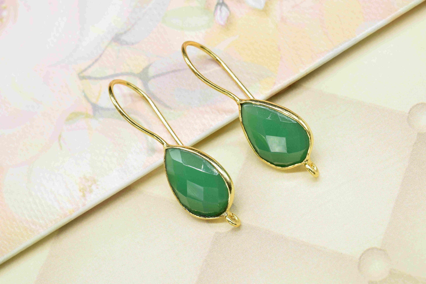 Green Onyx 9x13mm Teardrop Earring Connector,Green Jewelry,bezel frame Connector,Earring Studs Connector,Jewelry Making,Green Onyx Component