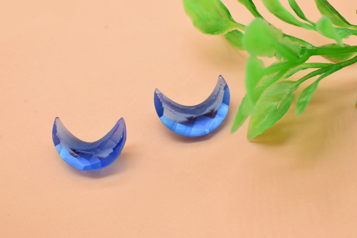 Tanzanite 15mm Faceted Moon shape briolette,Tanzanite gemstone,crescent moon,drilled moon shape beads,carving beads,Tanzanite crescent moon