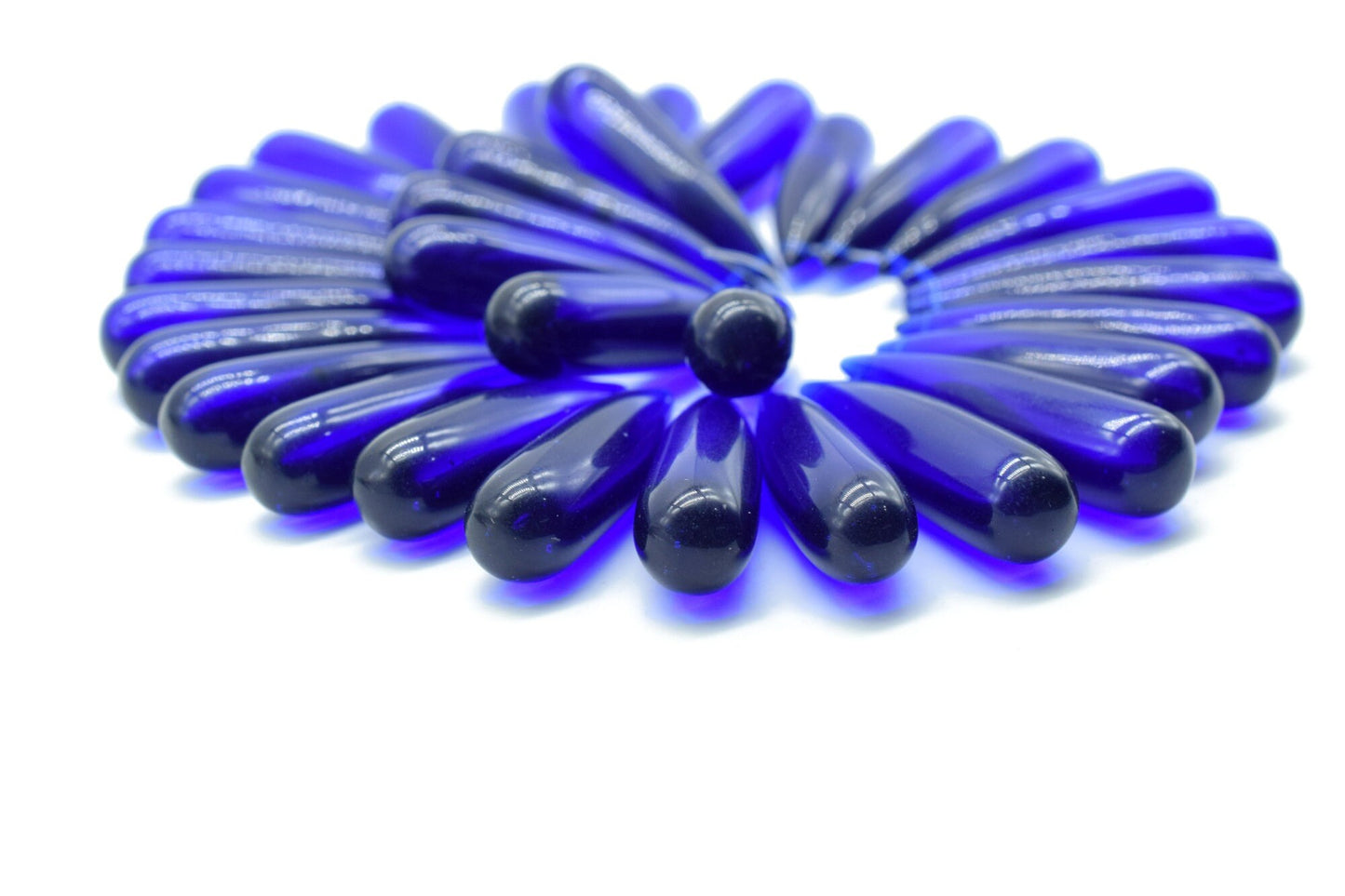 Blue Sapphire Long drop 8x30mm smooth Briolettes,Smooth Pear Briolettes,Saphhire Tear Drops Briolette,Quartz Gemstone,Blue Sapphire beads