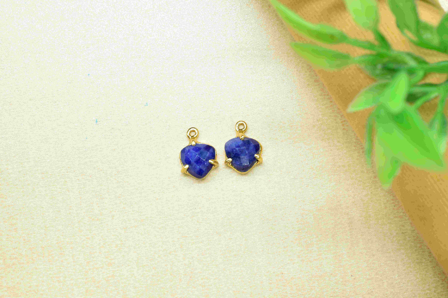 Natural Sapphire Faceted 8mm Triangle Shape Connector,Blue Sapphire Gold Plated Connector Jewelry,Sapphire Component Single Bail Connectors