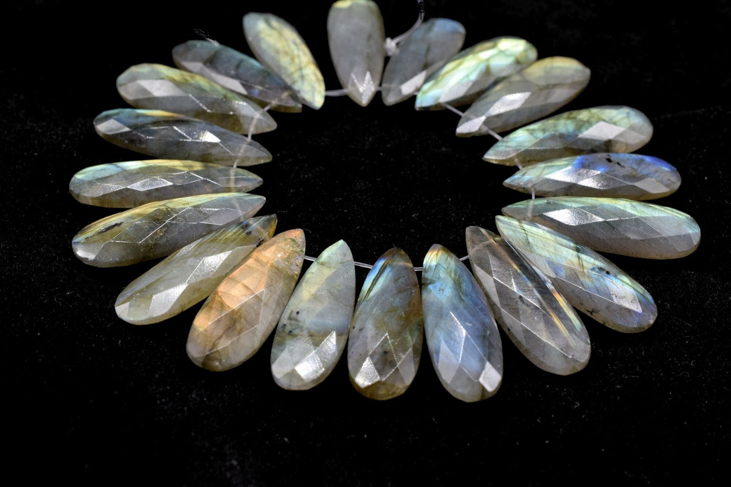 Labradorite Long drop 10x30mm Briolettes,Labradorite Briolette,Tear Drop Briolettes,jewelry supplies,Labradorite drops,Labradorite jewelry