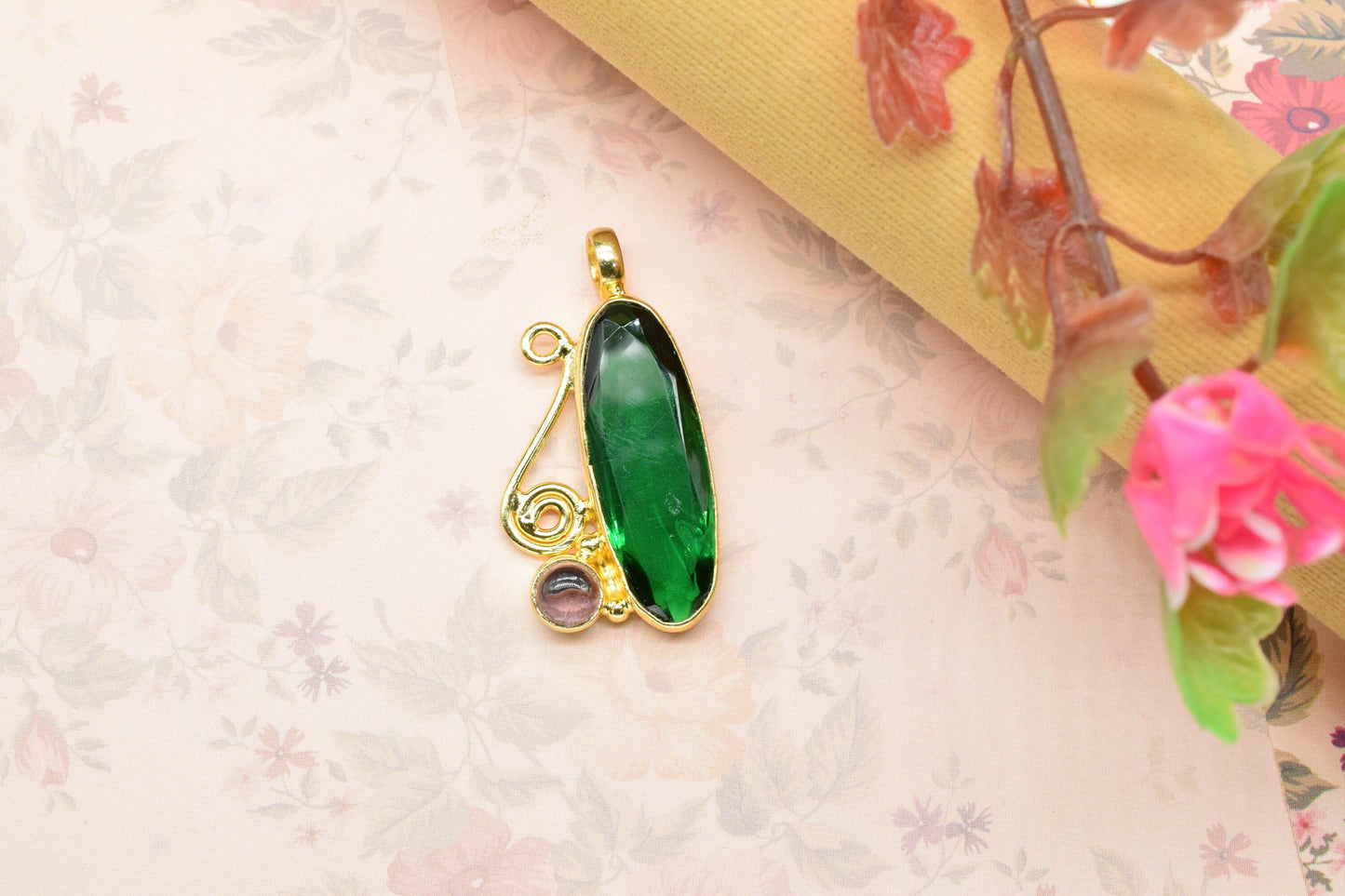 Emerald Quartz Pendant Charm,Brass Pendant,Handmade Craft,Women Pendant Jewelry,Gemstone Oval Shape Pendant,Statement Pendant,Loop Pendant
