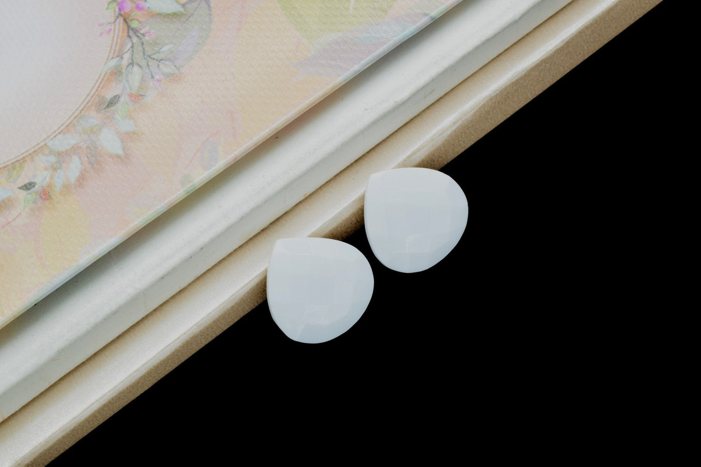 14mm White Agate Faceted Heart Shape Beads,White Agate Briolette,Hangmade Briolettes,Jewelry Making Bead,White Agate jewelry,Agate briolette