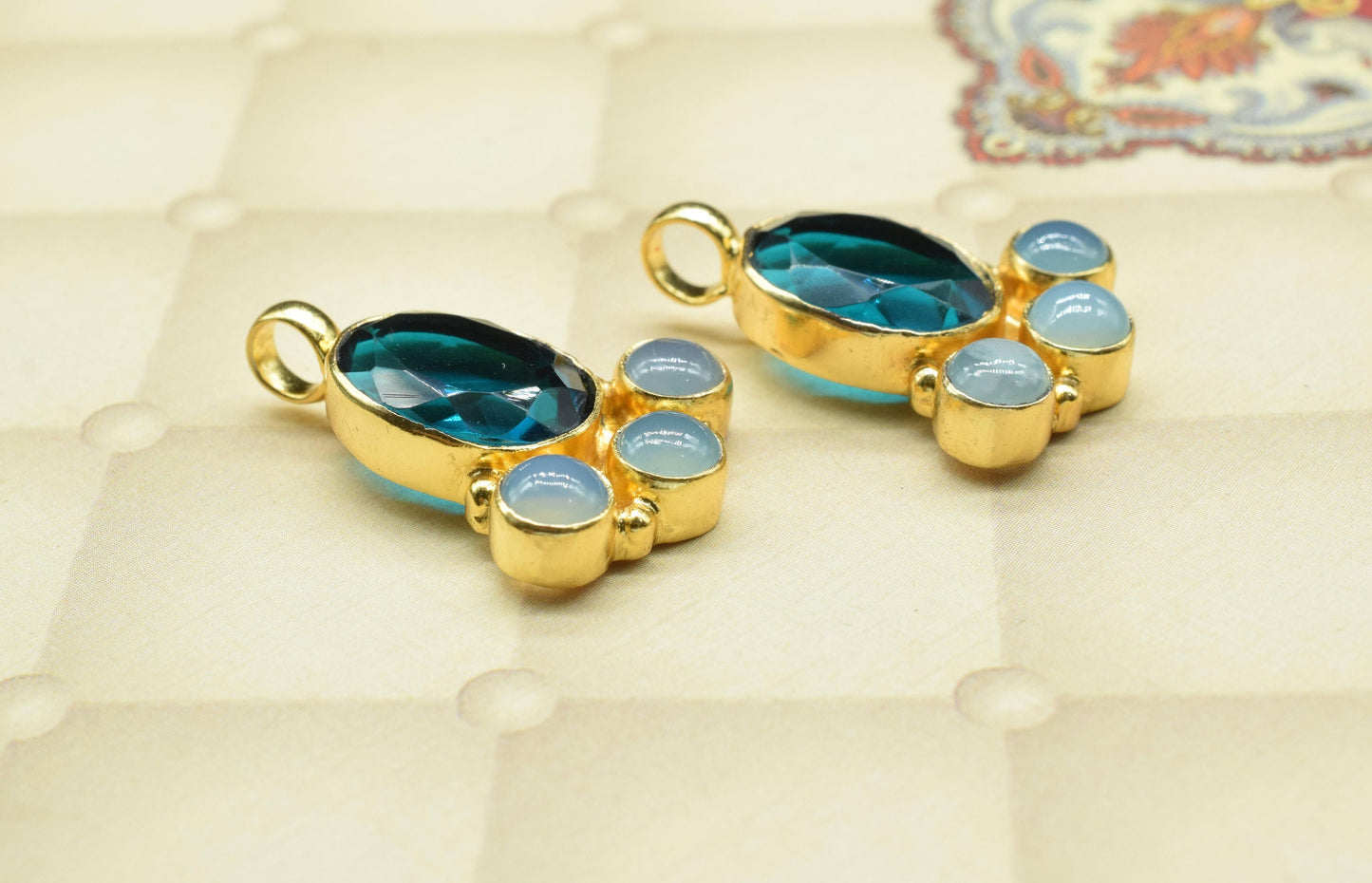 Neon Apatite Designer Pendant Charm,Brass Pendant,Oval shape Pendant Jewelry,Handmade Gemstone Pendant,Statement Pendant,Loop Pendant,Gift