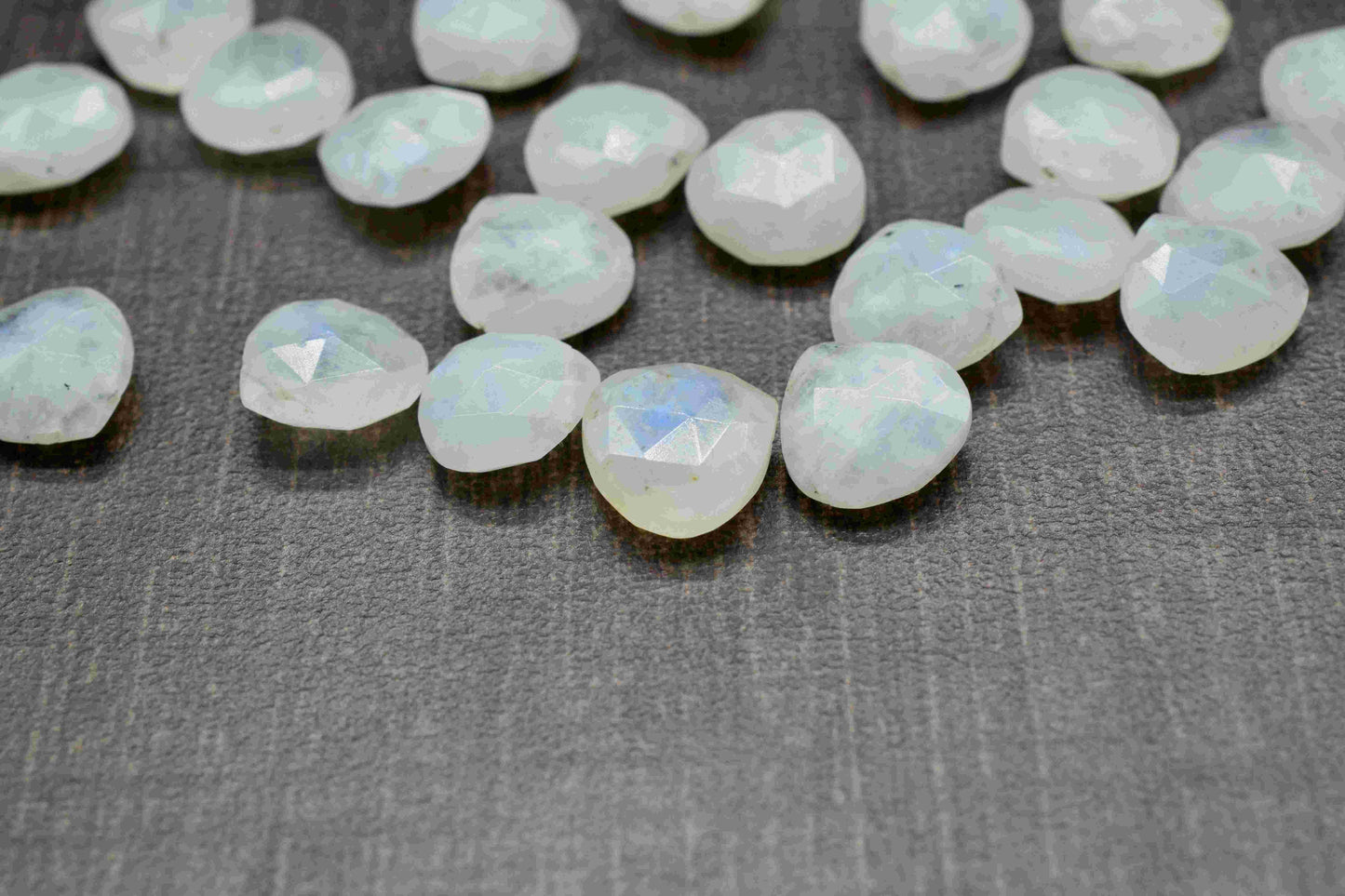 Rainbow Moonstone 10mm Faceted Heart Shape Beads,Moonstone Heart Shape Briolettes,Moonstone Jewelry Bead,Moonstone bead,Moonstone Briolettes