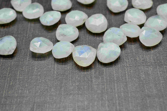 Rainbow Moonstone 10mm Faceted Heart Shape Beads,Moonstone Heart Shape Briolettes,Moonstone Jewelry Bead,Moonstone bead,Moonstone Briolettes