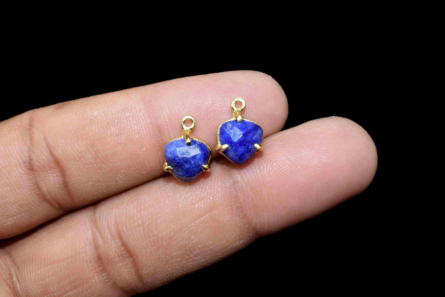 Natural Sapphire Faceted 8mm Triangle Shape Connector,Blue Sapphire Gold Plated Connector Jewelry,Sapphire Component Single Bail Connectors