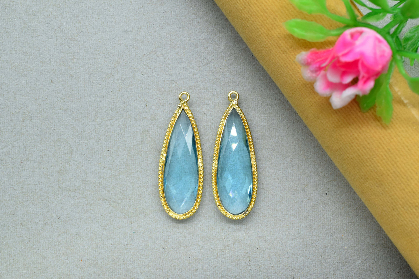Sky Topaz Faceted Gemstone 10x30mm Pear Shape Bezels,Gemstone Faceted Light Bezels Jewelry,Sky Topaz charms,Sky Topaz Gold Plating Pendant