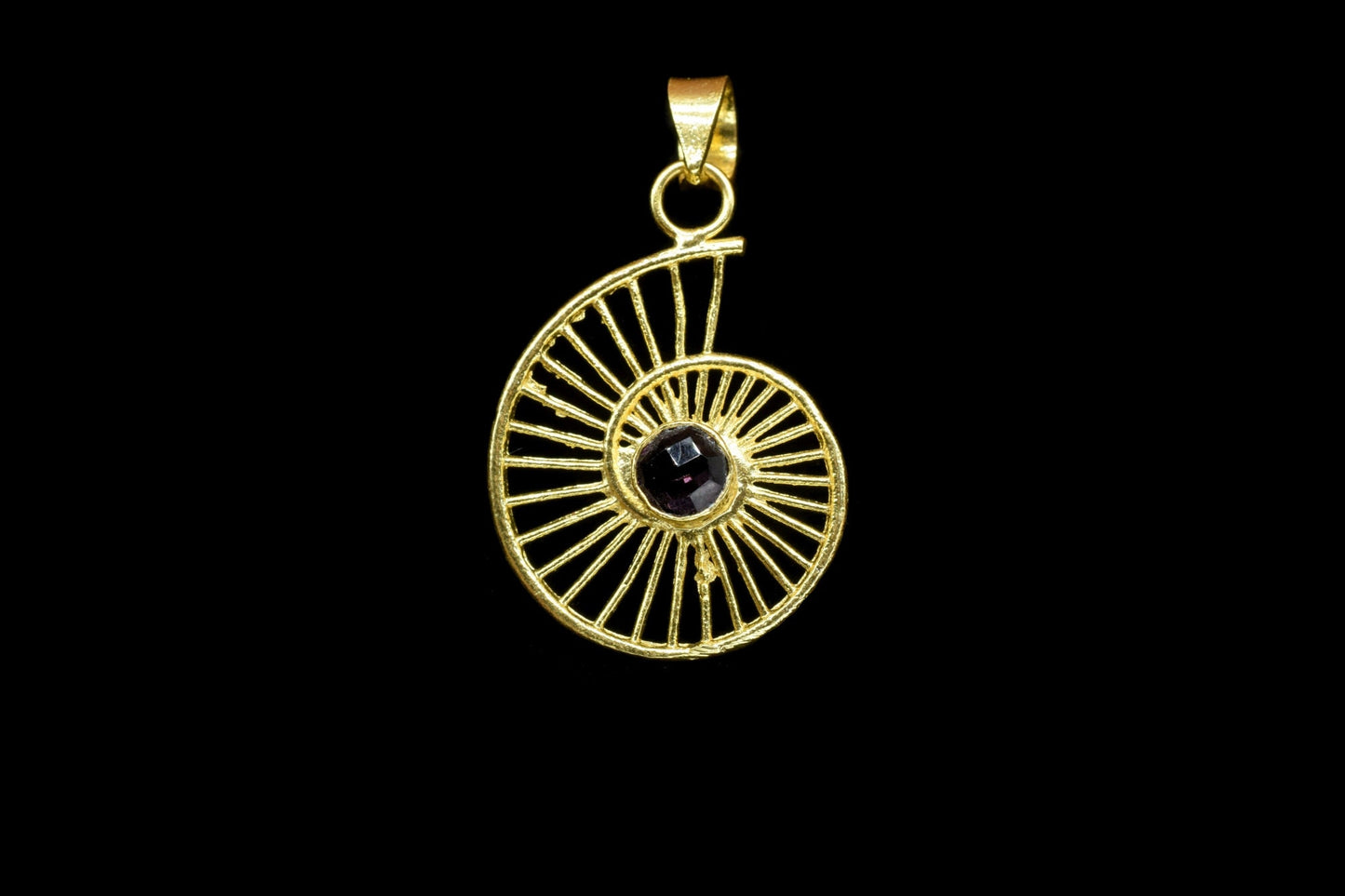 Vintage Amethyst pendant,methyst pendant Round SHAPE,Oval Amethyst Pendant,Vintage Amethyst Pendant,February Birthstone,Vintage Gold Pendant