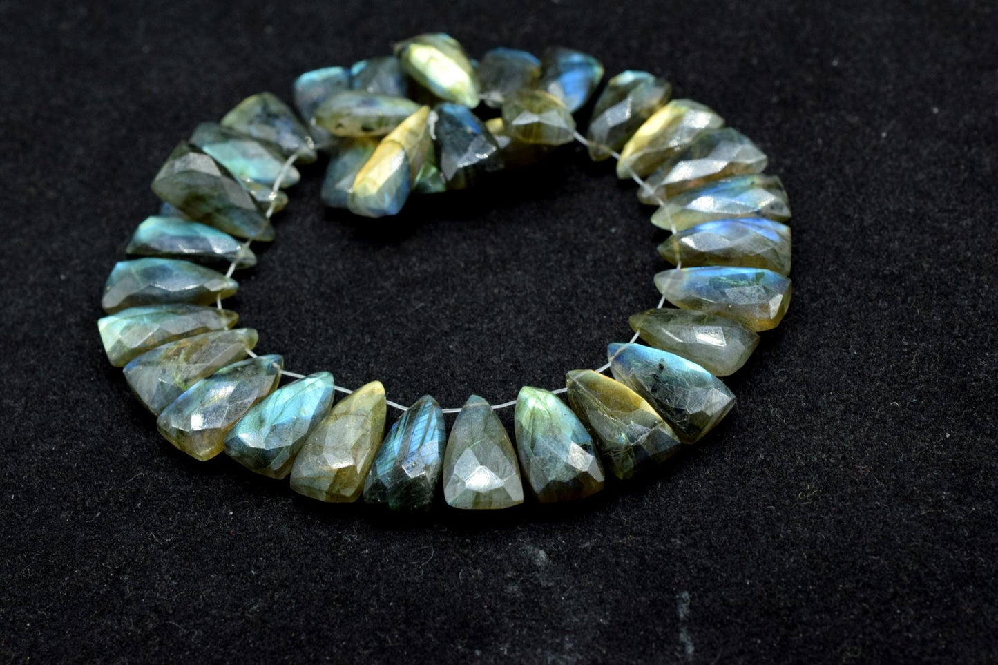 Labradorite 8x16mm Pyramid Shape Briolettes,Labradorite Faceted Briolette,8x16mm Triangle Faceted beads,Flashing Fire Briolette,