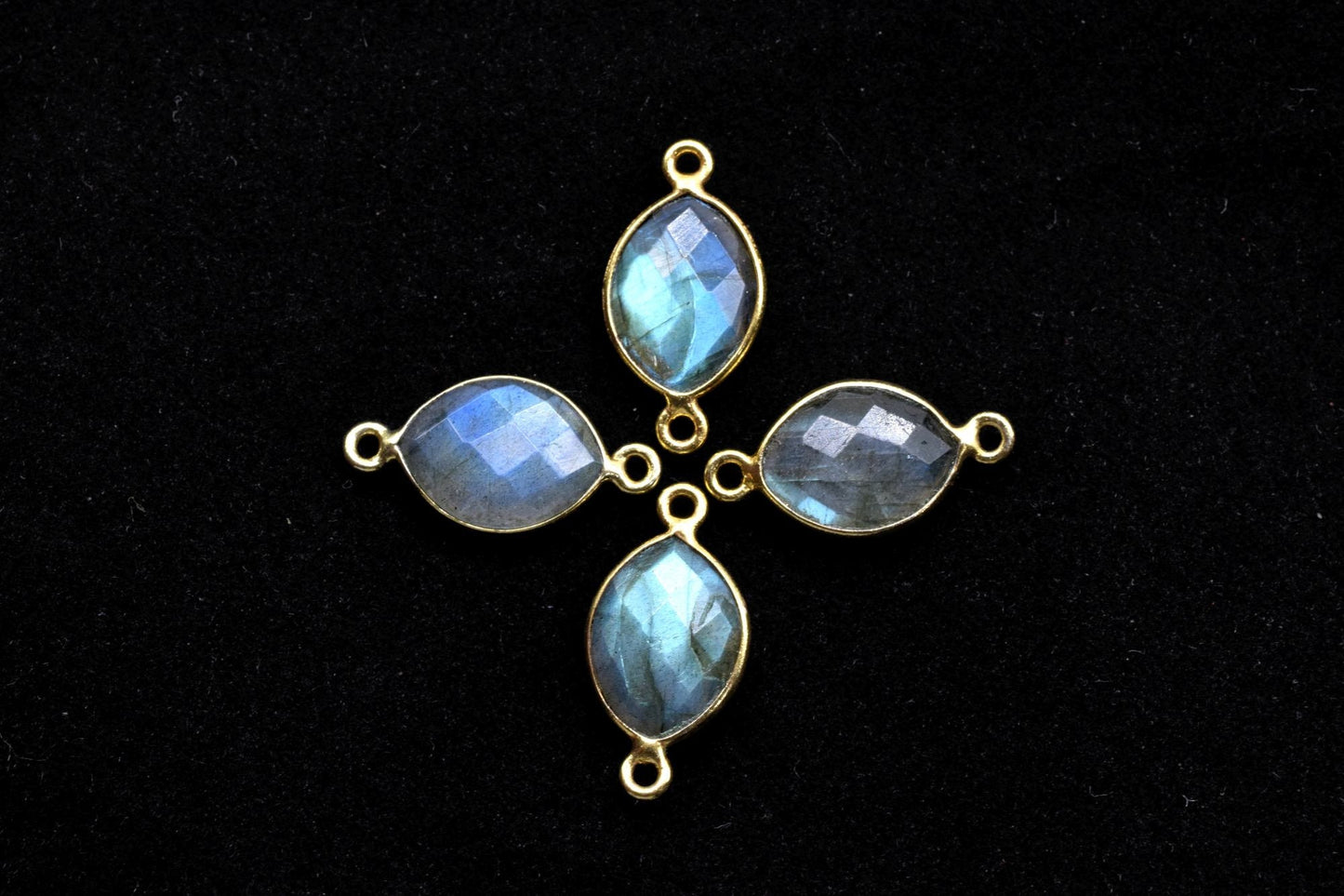 Blue Flash Labradorite 10x13mm Eye shape double loop connectors,Brass Gold Plated bezels,Labradorite Pendants,Labradorite handmade bezels