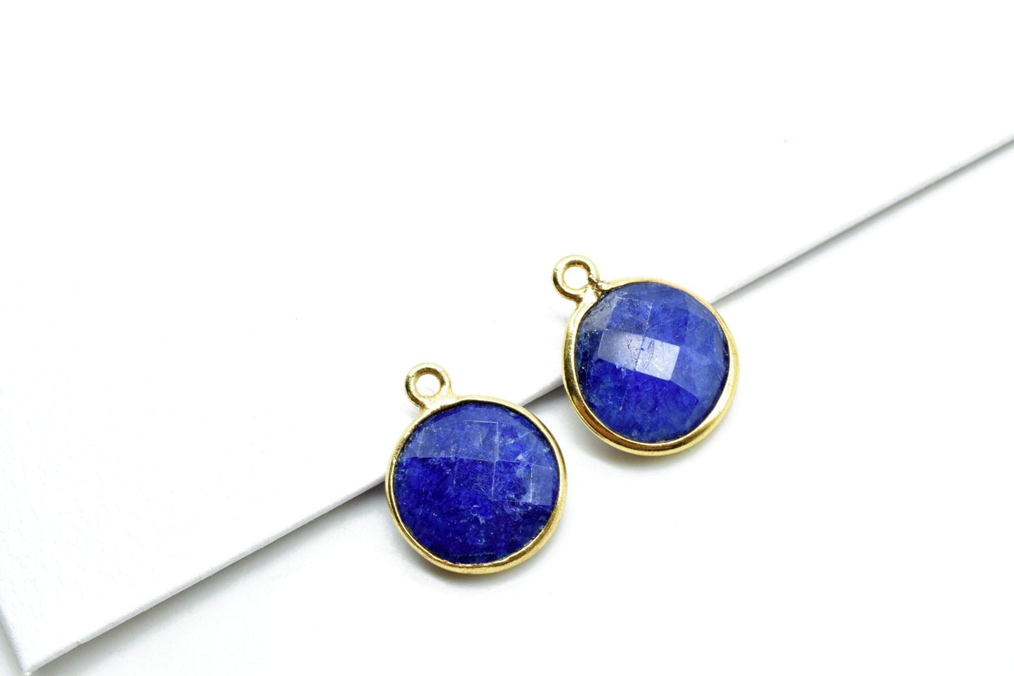 Genuine Blue Sapphire 12mm charm,Sapphire Pendant,Sapphire Round Gold Plated bezel,Vermeil Bezeljewelry making charmSapphire Brass connector