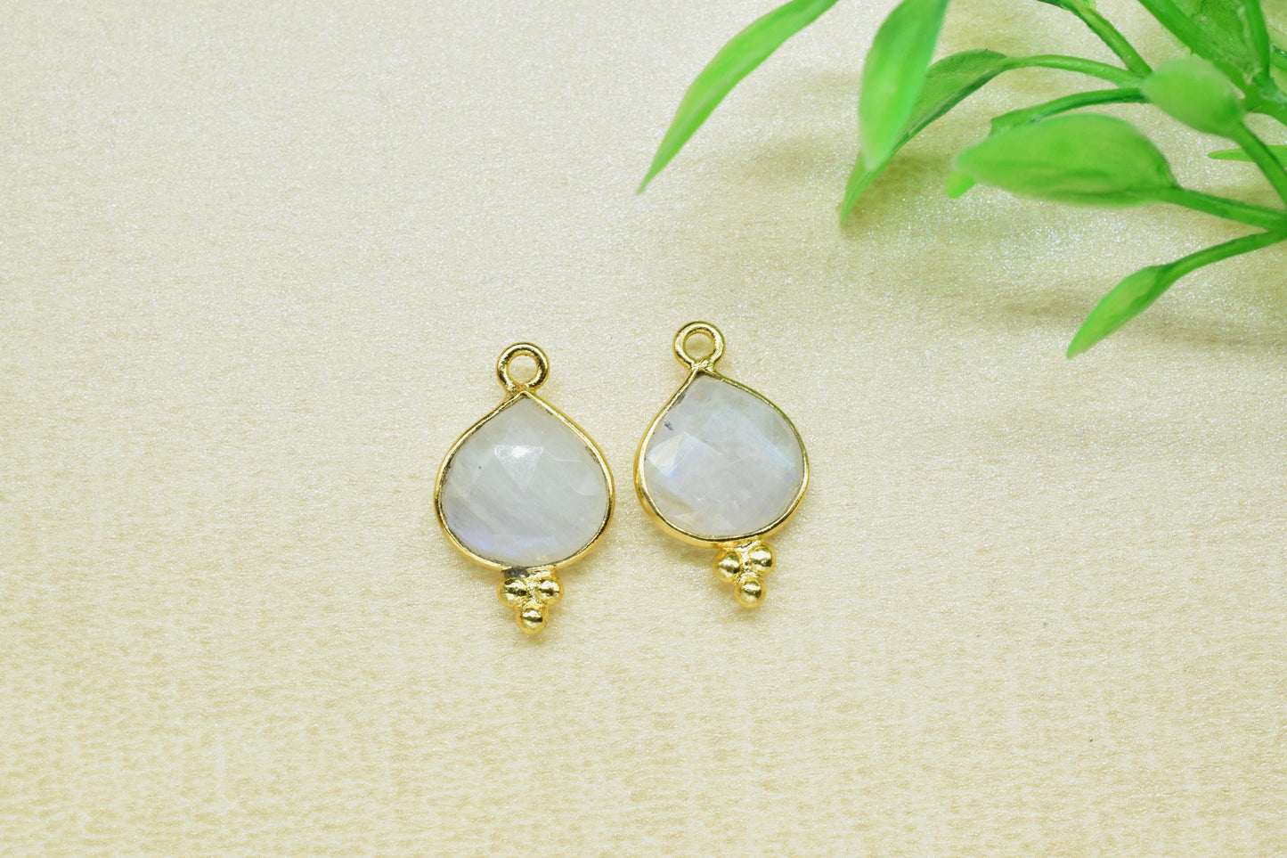 White Rainbow Moonstone 10mm Heart shape Pendant,Gemstone Checker Cut Single loop connectors,Moonstone gold Plated Connectors Jewelry,Gift