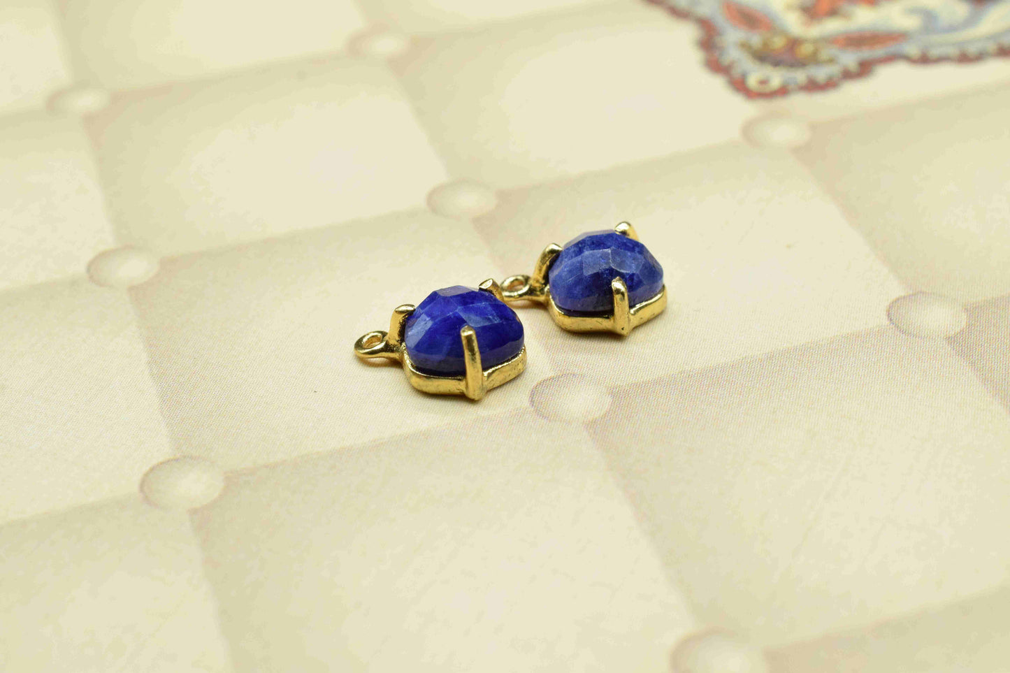Natural Sapphire Faceted 8mm Triangle Shape Connector,Blue Sapphire Gold Plated Connector Jewelry,Sapphire Component Single Bail Connectors