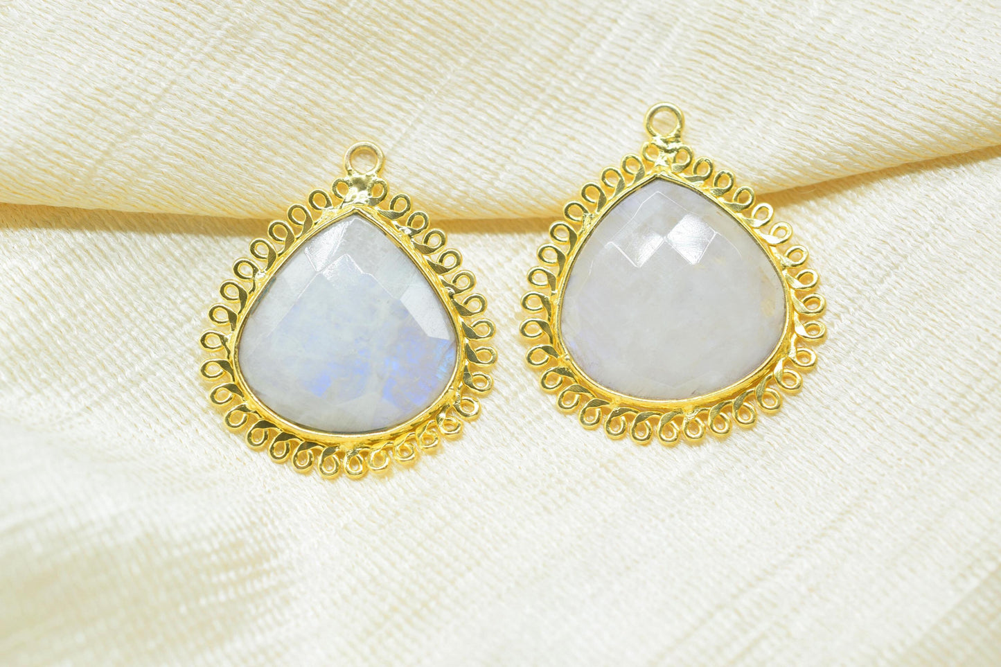Moonstone 20mm Heart Bezel Charms,Gemstone Brass Component,Single Bail Pendant,Handmade Jewellery Connectors,Wholesale Jewelry,Bday Gift