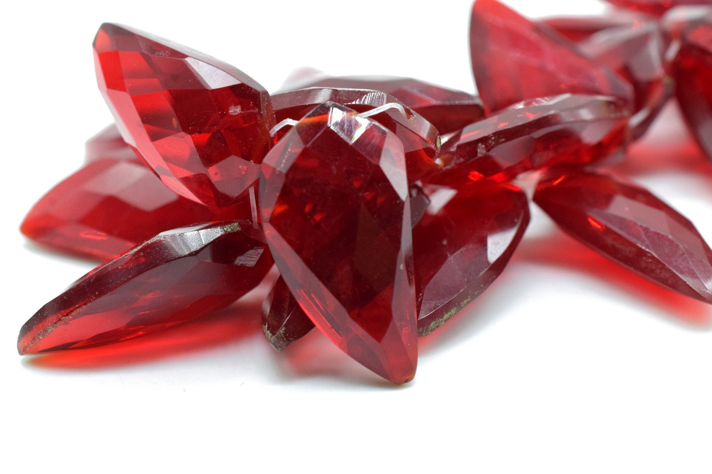 Garnet 10x20mm Horn shape beads,Shark Tooth Shape faceted beads, jewelry supplies,Garnet Briolettes,Top Quality Briolettes,Garnet tooth bead