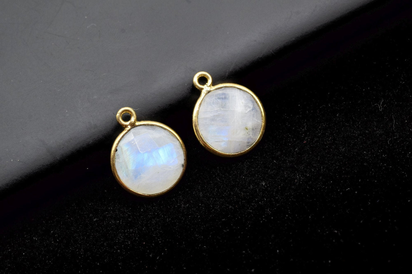 Moonstone 12mm Round charm,Moonstone Pendant,Round Gold Plated bezel,Moonstone Single Bail connectors,Moonstone Brass connectors,Moonstone