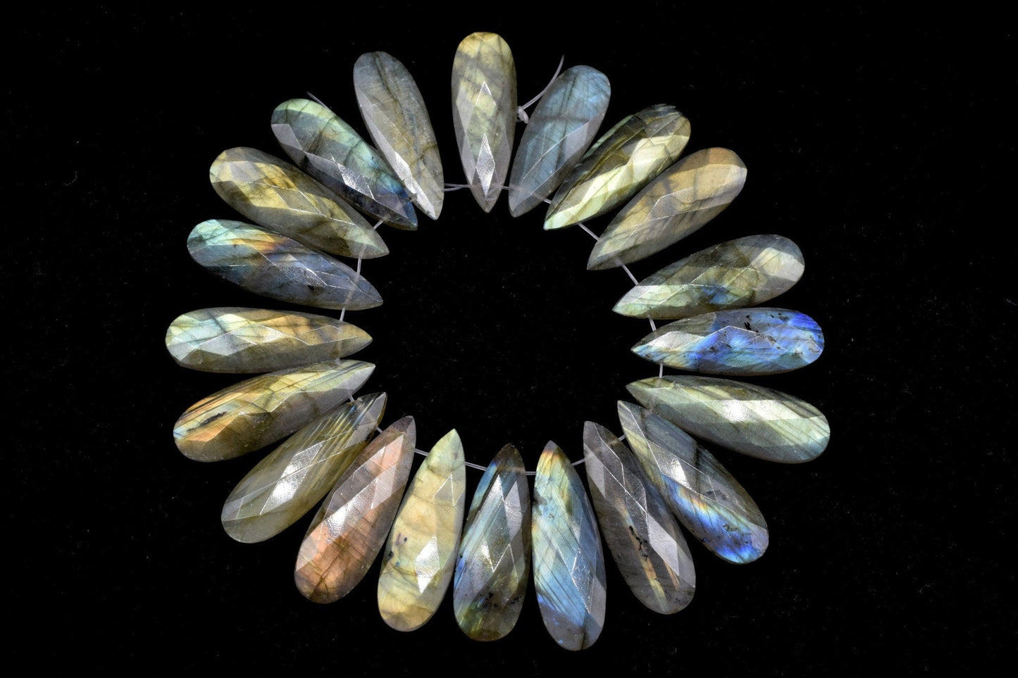 Labradorite Long drop 10x30mm Briolettes,Labradorite Briolette,Tear Drop Briolettes,jewelry supplies,Labradorite drops,Labradorite jewelry