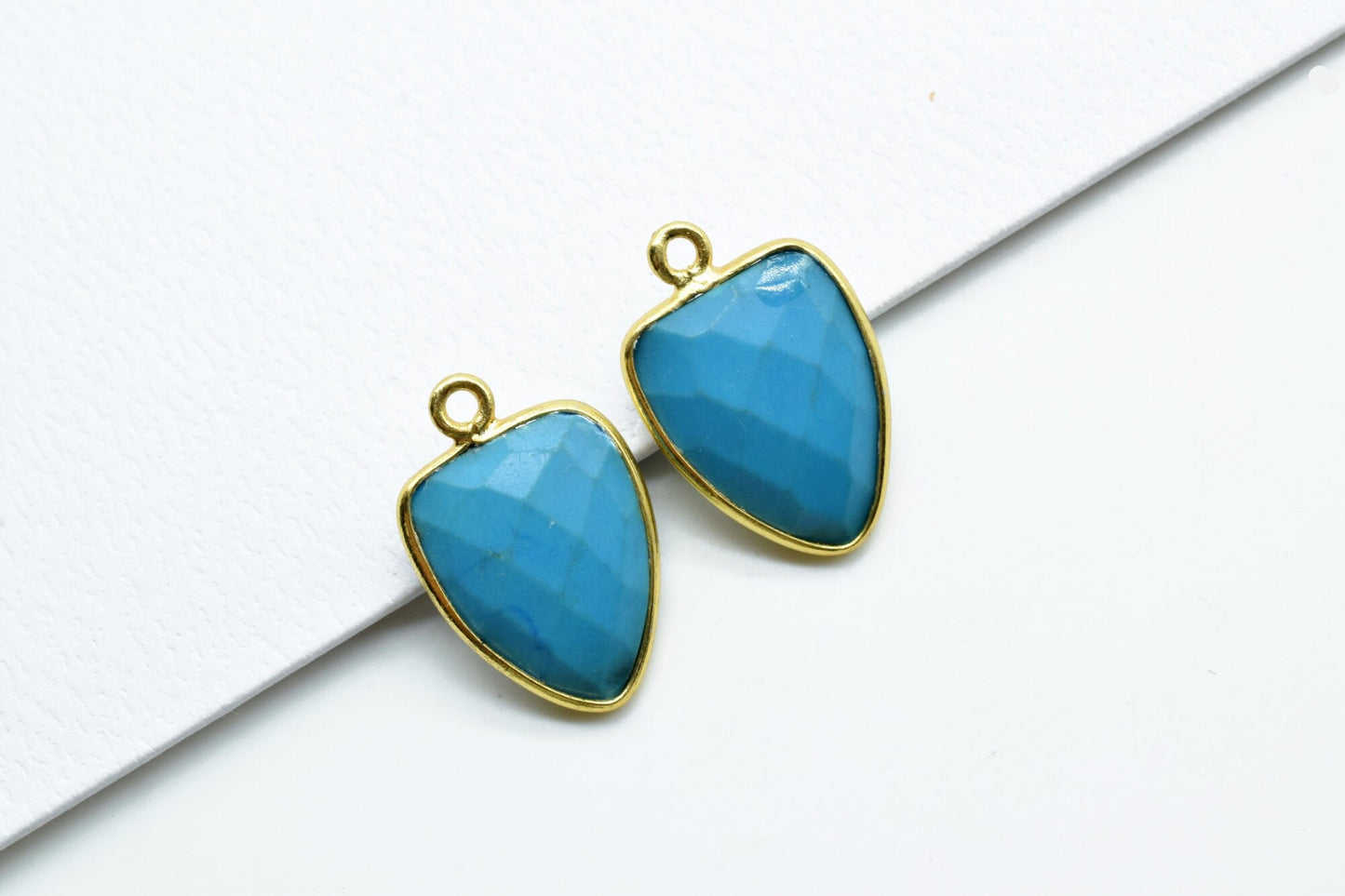 Turquoise 12x15mm Triangle shape single bail connector,Turquoise Pendant,Turquoise Single loop connectors,Turquoise Triangle Shape charms