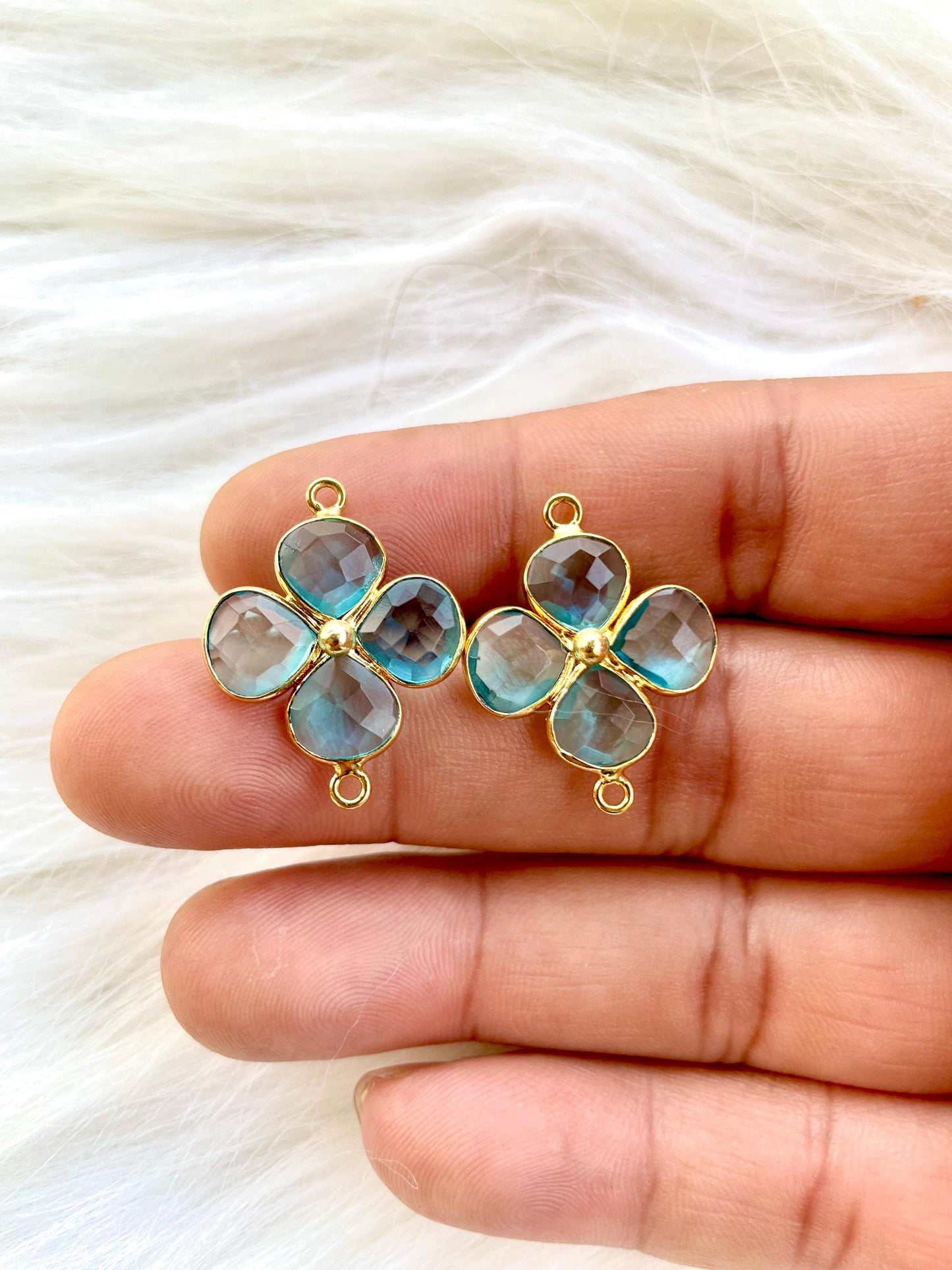 Sky Topaz Heart Shape Pendant,jewelry Component,Sky Topaz connectors,Topaz Bezel Charm,Jewelry Making Supply,Topaz Bracelet Charms,GiftsP123