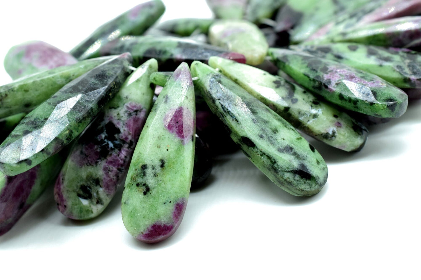 Natural Ruby Zoisite Long drop 10x30mm Briolettes,Ruby Zoisite Briolette,Ruby Zoisite Tear Drop Briolettes,jewelry supplies,jewelry making