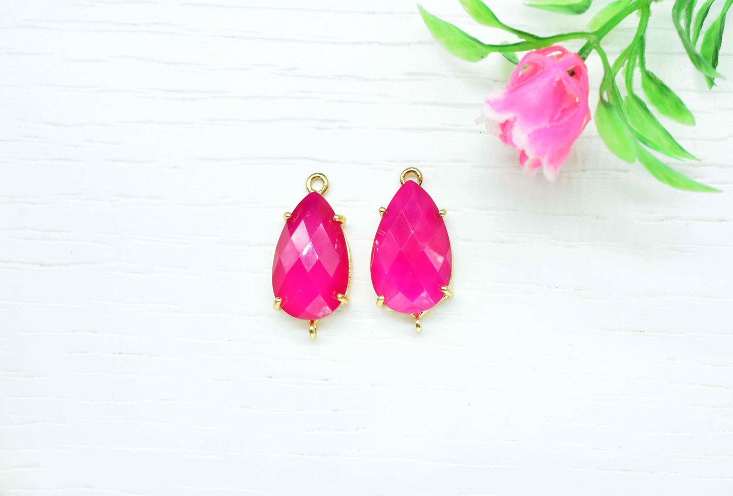 Hot Pink chalcedony Bezel Connectors,Prong Set Bezel,Handmade Gemstone Bezel,Hot Pink Quartz jewelry making charm,Fuchsia Pink Chalcedony