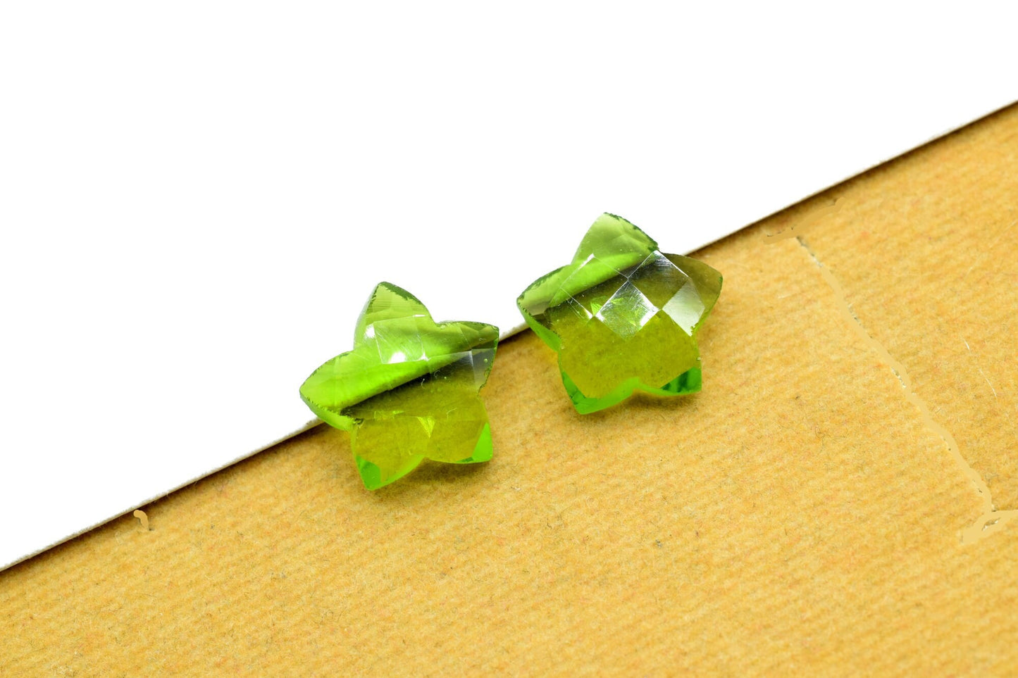 Peridot 14mm carved star shape Briolettes,star shape Faceted Briolette,Gemstone,Hand Carved Briolette,Carving Gemstone,Carved stones