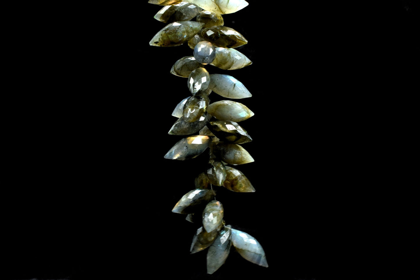 Labradorite faceted Dew Drops beads,11x26mm Dew Drops briolettes,Spiky tear drops,jewelry making drops,Grey Gemstone briolettes,fancy shape