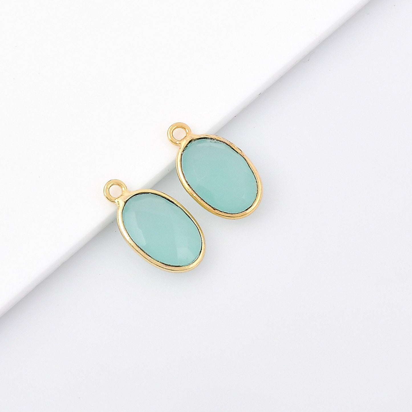 Aqua chalcedony 8x12mm Oval  Bezel pendant,Chalcedony Gold Plated bezel,Aqua chalcedony Bezel,Gold Vermeil Bezel,jewelry Gold-Filled bezel