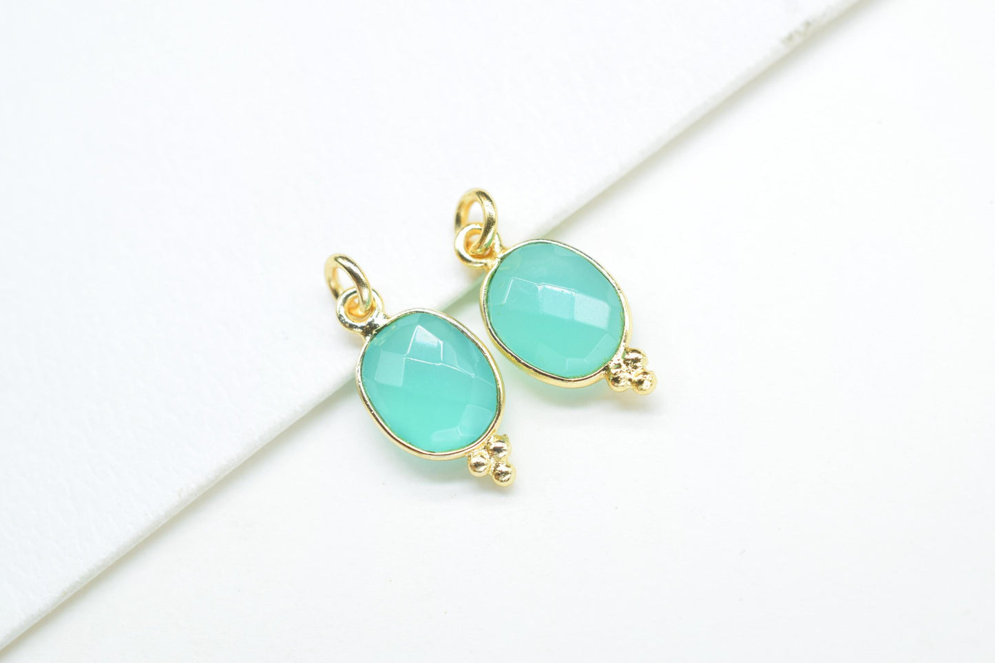 Aqua Chalcedony 8x10mm oval Shape Pendant Jewelry/Aqua Chalcedony Gold Plated Single Bail Connector jewelry/Gemstone Teardrop Charms/Gift