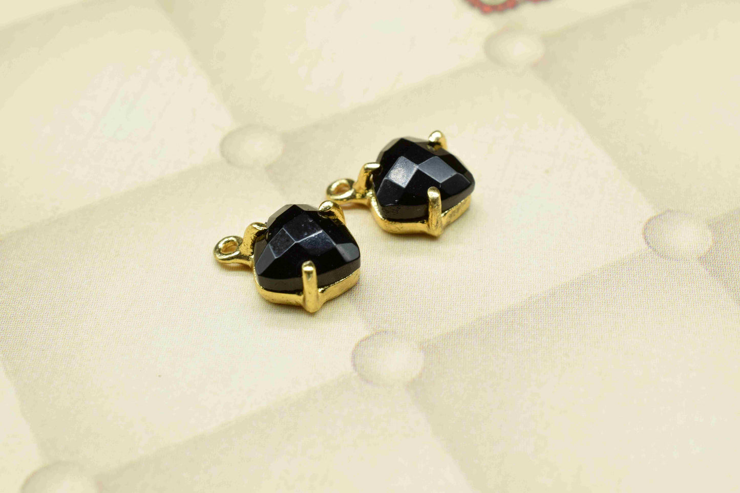 Black Onyx 8mm Triangle Shape Gemstone Single bail connector,Black Onyx Handmade Gemstone Bezel Prong Pendant,Black Onyx Connector jewelry