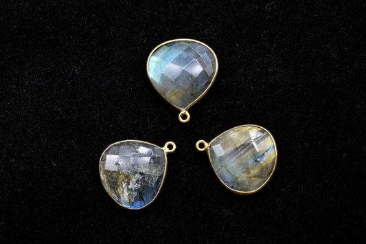 Labradorite 20mm Heart Shape Charm,Labradorite Pendant,heart Pendant,Faceted Labradorite,Gemstone Charm,Gemstone Pendant,Labradorite Charms