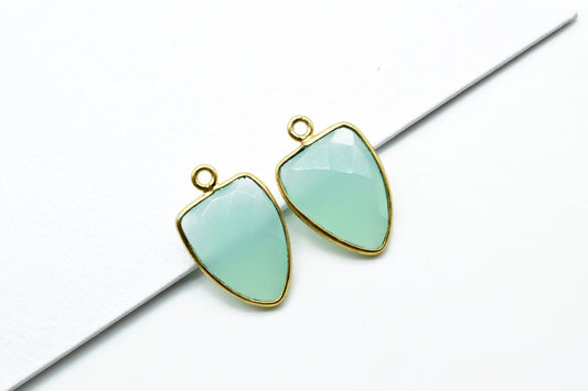 Aqua Chalcedony 12x15mm Triangle shape pendant,Aqua Chalcedony Gold Plated bezel,jewelry making charm craft,single bail connectors,Chalcedon