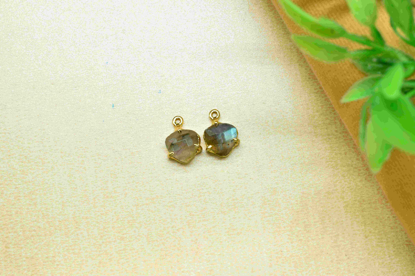 Labradorite Faceted 8mm Triangle Shape Pendant,Gemstone Handmade Bezel Link Connector,Charms For Labradorite Single bail connector Jewelry