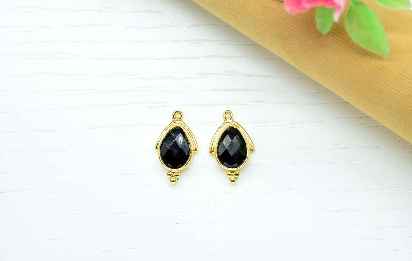 Black Onyx 9x13mm Bezel Connector,Teardrop Shape Gold Plated bezel,Black Onyx Bezel,Black Onyx jewelry making charm,double bail connnectors