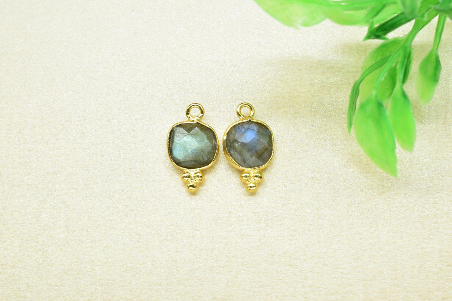Natural Labradorite 8mm cushion shape Charms Pendant,Labradorite single Bail connectors,Labradorite Brass Gold Plated bezels Pendant Jewelry