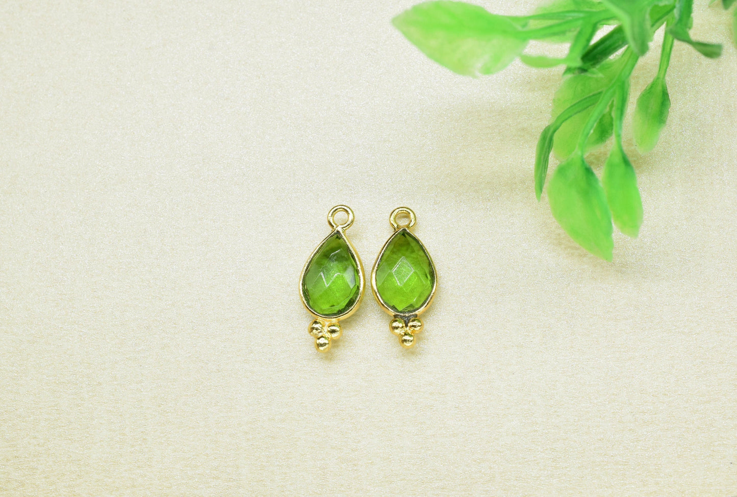 Peridot Faceted Gemstone 7x10mm Pear Shape Bezel charm,Peridot gold Plating Single Bail Over Brass Jewelry,Peridot Gemstone Components